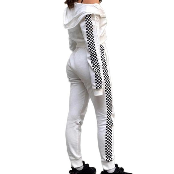 Two piece set - Picture 5 of 11